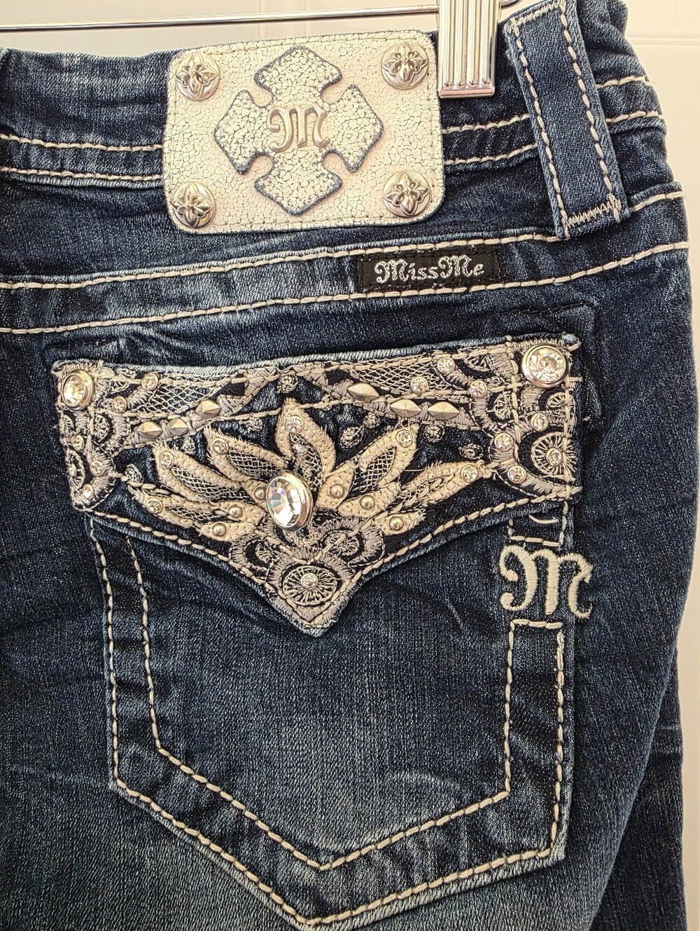 Miss Me Dark Wash Denim Bermuda Shorts Size 28 - Picture 4 of 6